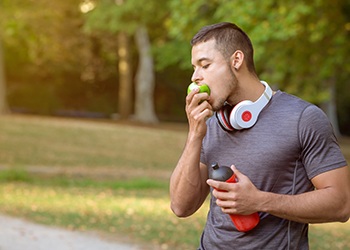 health benefits of dental implants include the ability to eat a nutritious diet