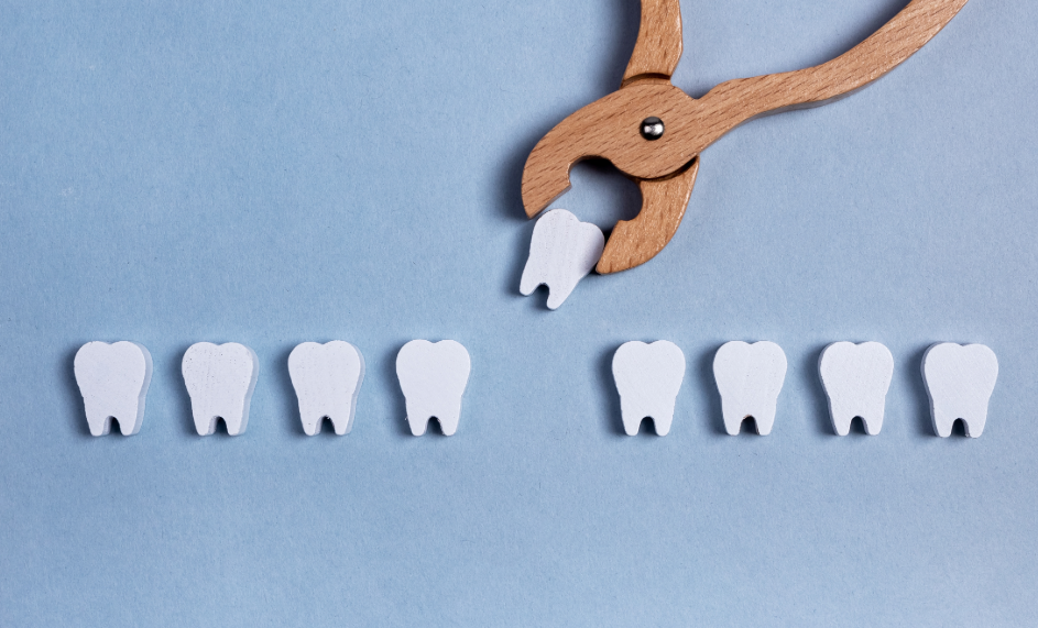 Wooden tooth and forcep models 